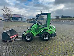 Avant Lader 645i mit Schaufel und Gabel zu vermieten