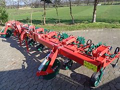 Kongskilde Kongskilde ähnelnd nicht Schmotzer Becker Sketetee Hatzenbichler Einböck Howard Maishacke 8 reihig hydr. Klappung 75 cm Reihenabstand