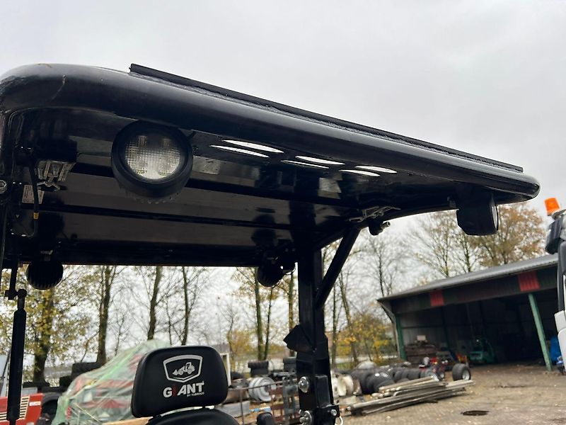 Giant G 2500HD wiellader shovel knikshovel gebruikt