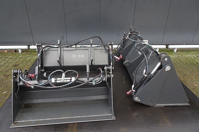 Hofstede 4 in 1 bak kiep schep opschep bak met model Giant of Weidemann aankoppeling