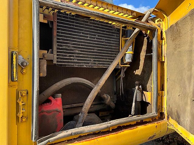 Komatsu Active PC240LC