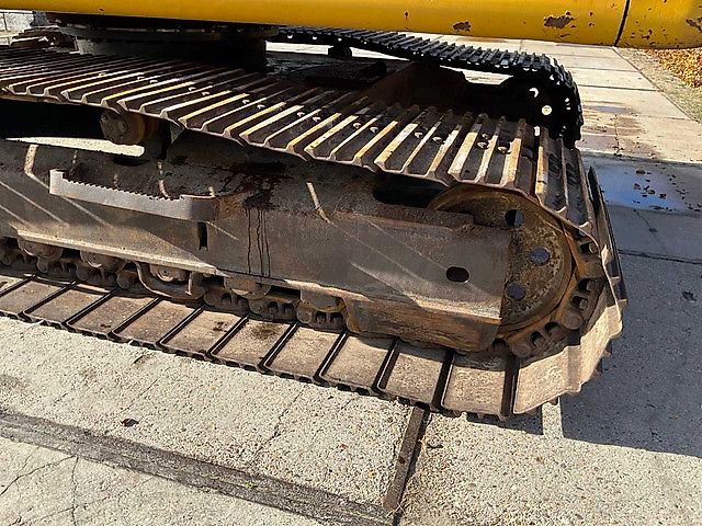 Komatsu Active PC240LC