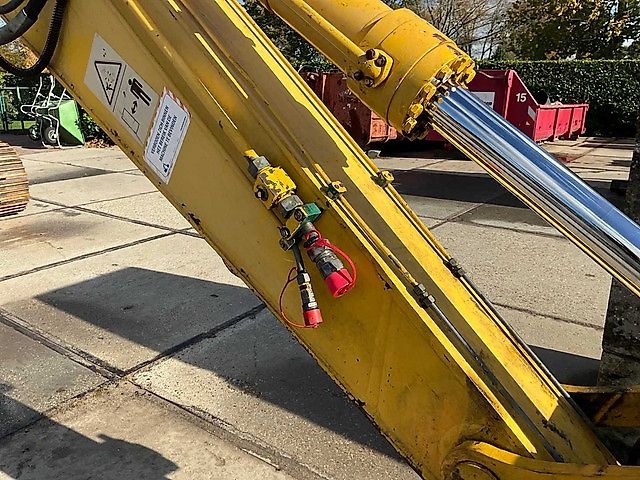 Komatsu Active PC240LC