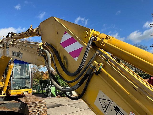 Komatsu Active PC240LC