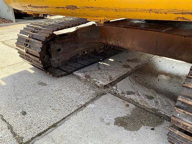 Komatsu Active PC240LC