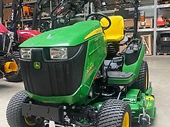 John Deere 1026 R mit Mähwerk 1,37m