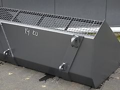 Hofstede Schepbak opschepbak grondbak type Avant schep grond opschep bak  84cm diep 67cm hoog / doorkijk gaas