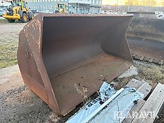 Skopa med kilfäste snabbfäste medföljer