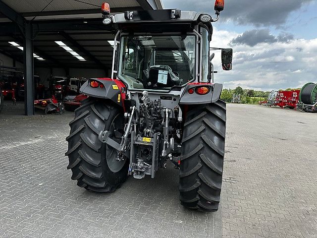 Massey Ferguson 5M.115 Dyna-4