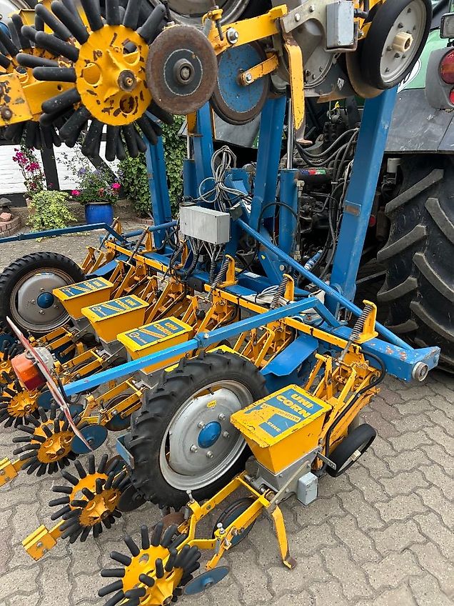 Kleine Unicorn Synchro Drive 12 reihig Mulchsaat