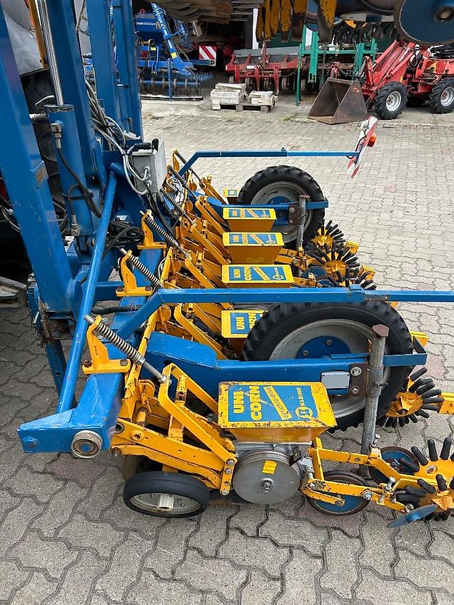 Kleine Unicorn Synchro Drive 12 reihig Mulchsaat