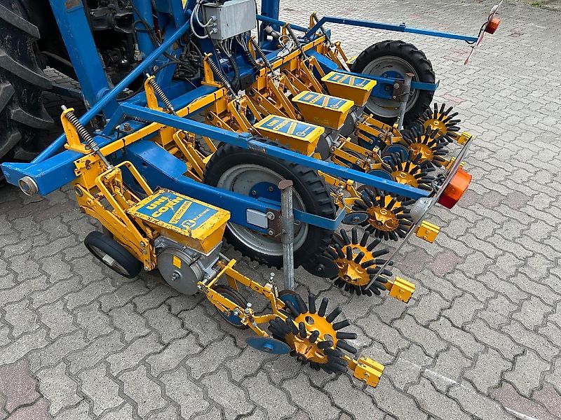 Kleine Unicorn Synchro Drive 12 reihig Mulchsaat