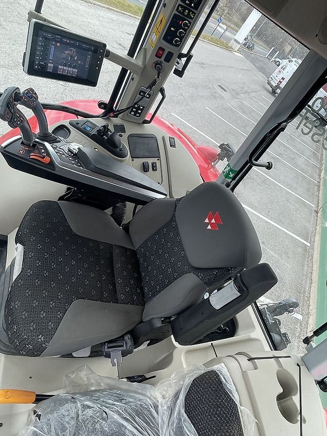 Massey Ferguson MF 7S.210 Dyna-VT Exclusive