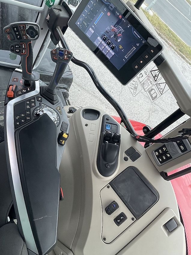 Massey Ferguson MF 7S.210 Dyna-VT Exclusive