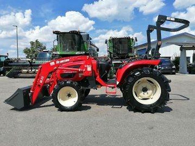 Branson 3100 inkl. Frontlader und Schaufel