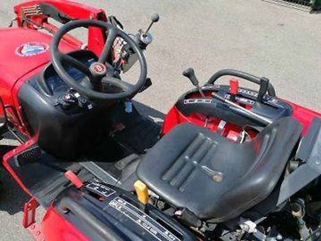 Branson 3100 inkl. Frontlader und Schaufel