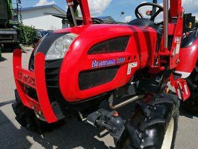 Branson 3100 inkl. Frontlader und Schaufel