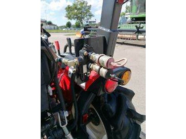 Branson 3100 inkl. Frontlader und Schaufel