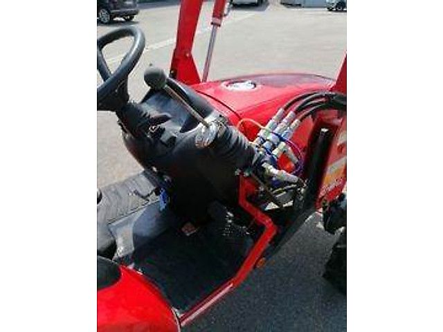 Branson 3100 inkl. Frontlader und Schaufel