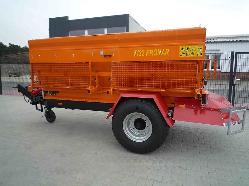 Pronar Salz- Sandstreuer T 132, ca. 4 m³, NEU