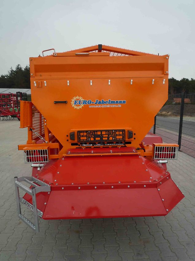 Pronar Salz- Sandstreuer T 132, ca. 4 m³, NEU