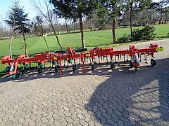 Kongskilde Maishacke 8 Reihig 75cm Reihenabstand mit HydrKlappung Klapprahmen 6m in 2 facher Klappung mit gefederten Gänseußscharen Gezackten Hohlscheiben nicht Kongskilde Hatzenbichler Einböck Carre Schmotzer Sketee Köckerling Becker Kotte aus Westffälischer Manufa