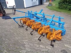 Schmotzer Schmotzer 5 reihiges Hackgerät mit Exaktsteuerung über Hecksteuerung mit Hackschutzscheiben 50cm Reihenabstand Rahmenbreite 270cm