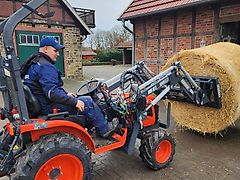 Kleintraktor / Kompakttraktor mit Frontlader | Kubota B1-241