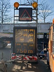 Nissen LED Vorwarntafel Verkehrssicherung Verkehrsleittafel unimo