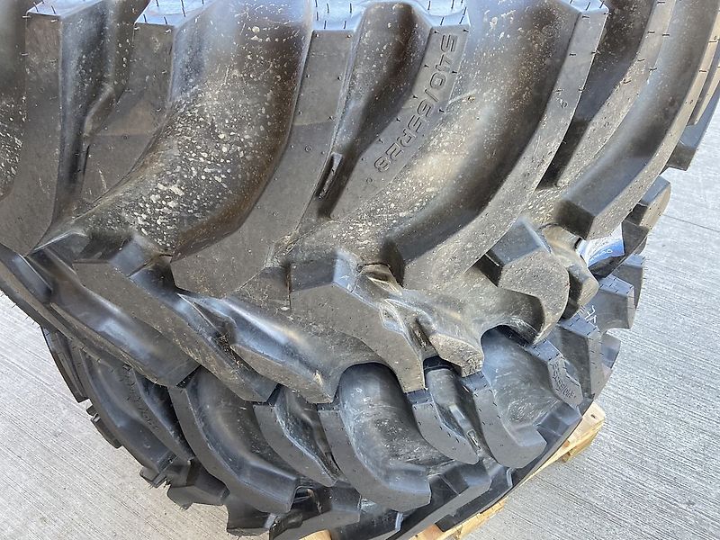 Nokian 540/65R28 + 650/65R38 NEU