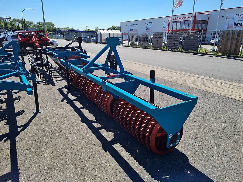 BM Maschinenbau Frontpacker 4m Arbeitsbreite mit Cambridgeringen und -Sternen