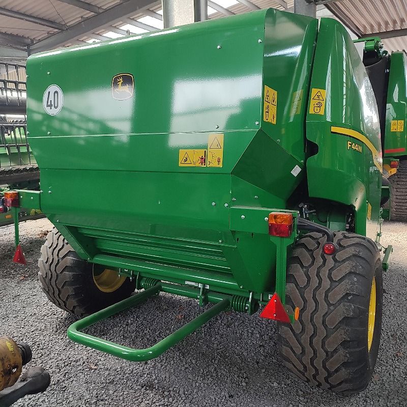 John Deere F441M