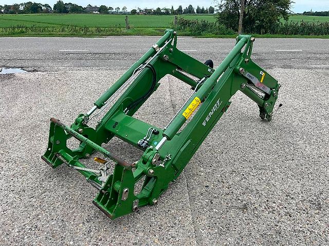 Fendt Cargo 4X75 Compact