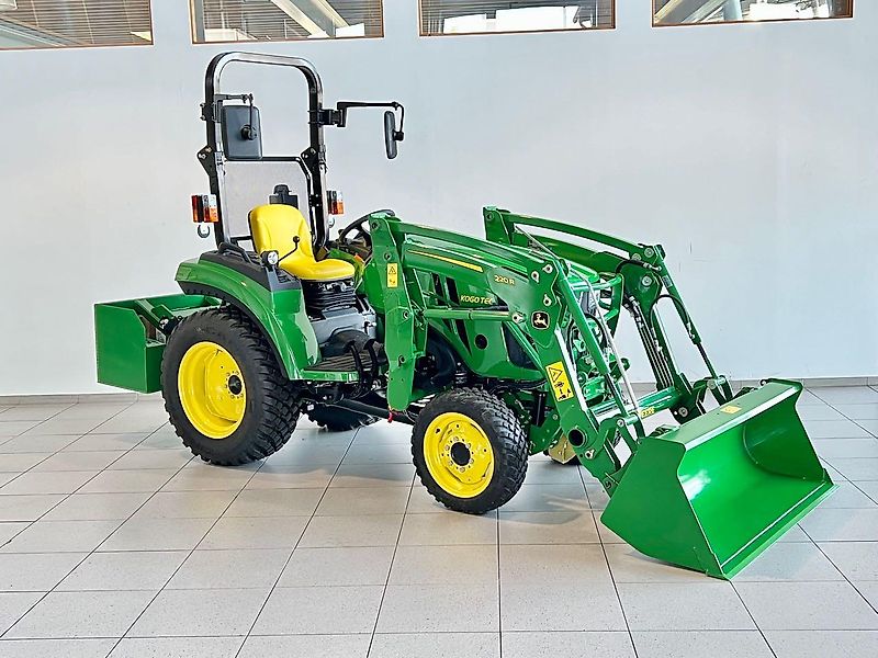 John Deere 2038R
