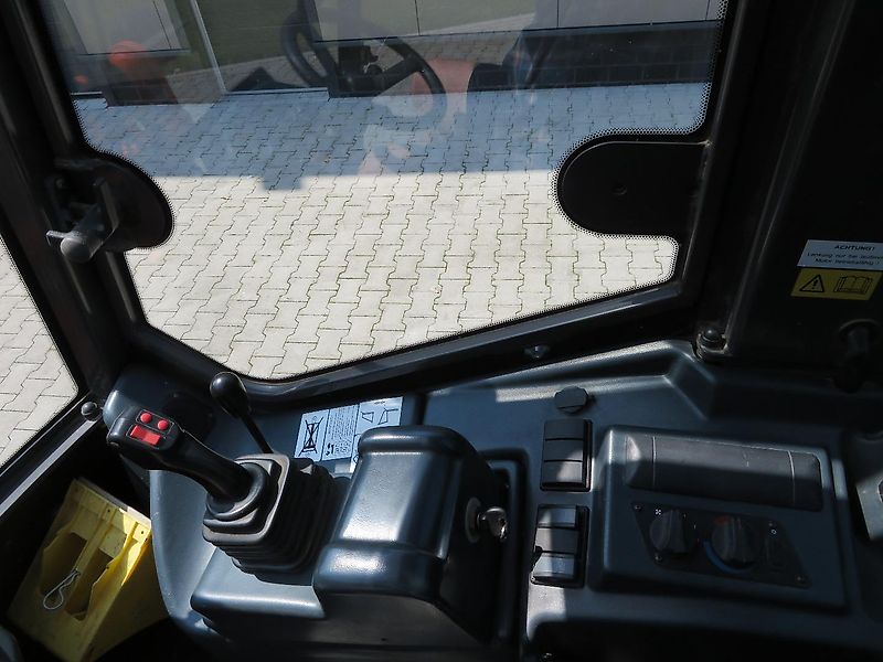 Hitachi ZW65 mit Schaufel+Palettengabel, erst 930 Stunden