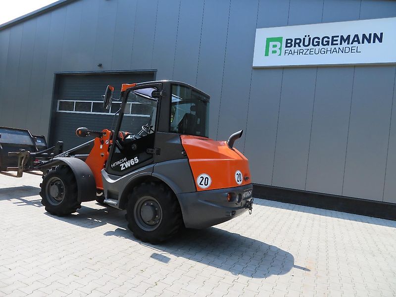 Hitachi ZW65 mit Schaufel+Palettengabel, erst 930 Stunden