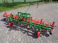 Schmotzer Hackgerät 6Reihig mit Gänsefußscharen Hackschutzscheiben Exaktsteuerung über Gelnektes Parallelogramm Handgeführt Fabrikat Ventzki nicht Schmotzer Hatzenbichler Einböck Sketetee Köckerling