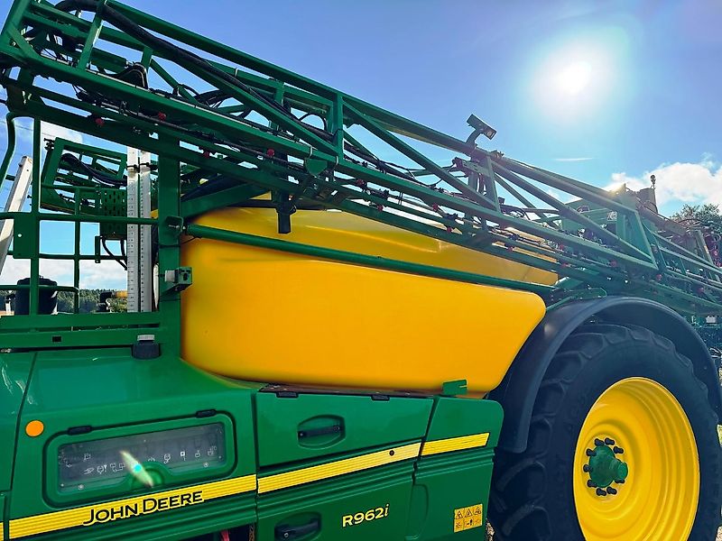 John Deere R962i