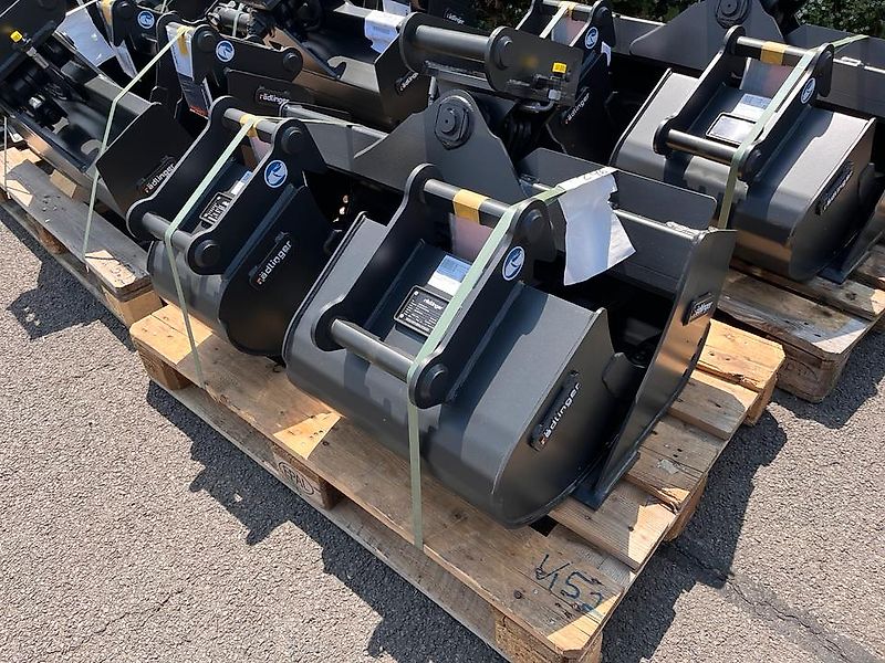 Tieflöffel 300 & 500 1x Grabenräumlöffel 1000 Hydr. Rädlinger