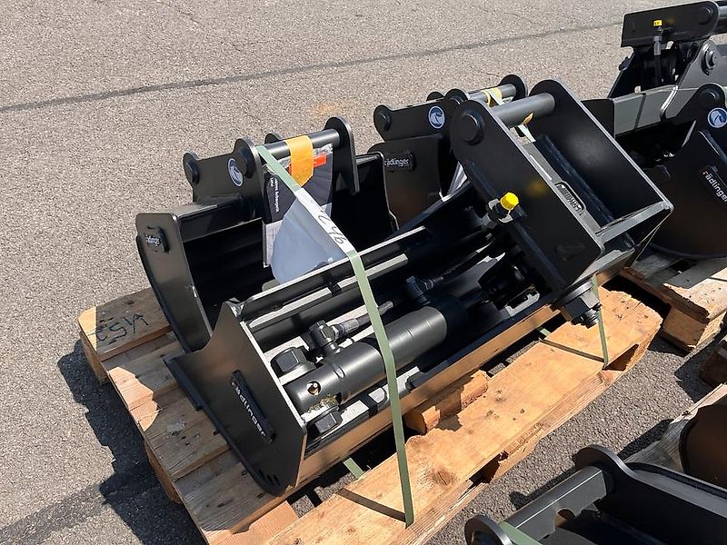 Tieflöffel 300 & 500 1x Grabenräumlöffel 1000 Hydr. Rädlinger