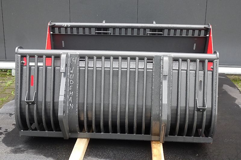 Hofstede Puinbak stenenbak puin tegel spijlen stenen bak met model Giant of Weidemann aankoppeling