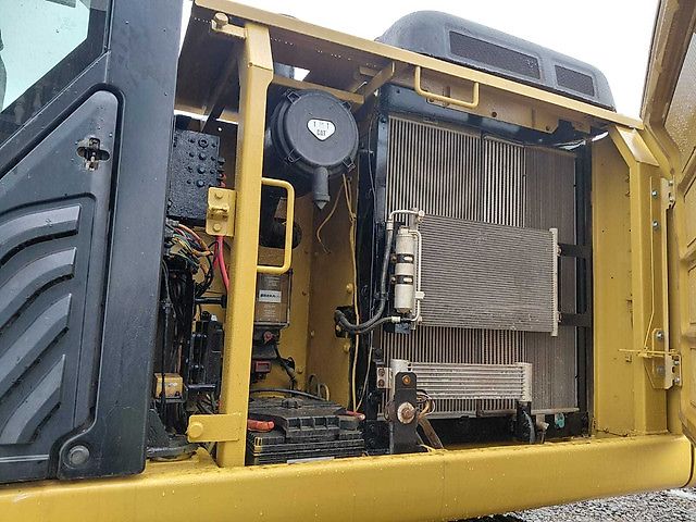 Caterpillar 320FL