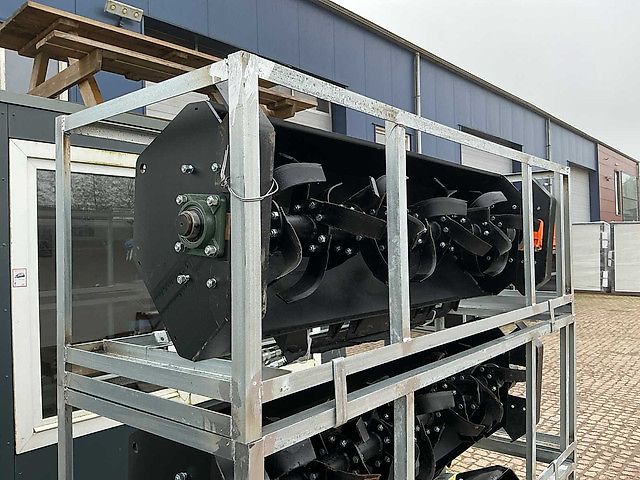 Field Industries Frees / tiller