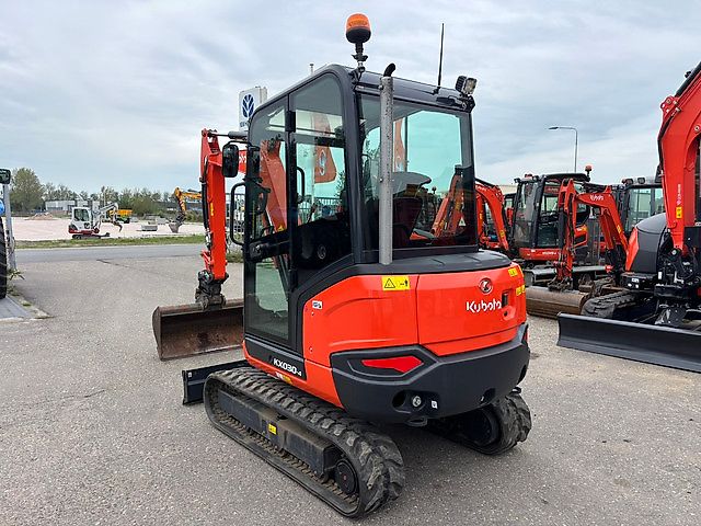 Kubota KX030-4