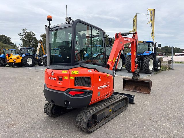 Kubota KX030-4