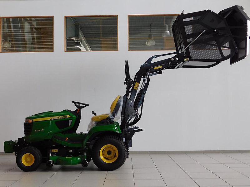 John Deere X950R - Hochentleerung