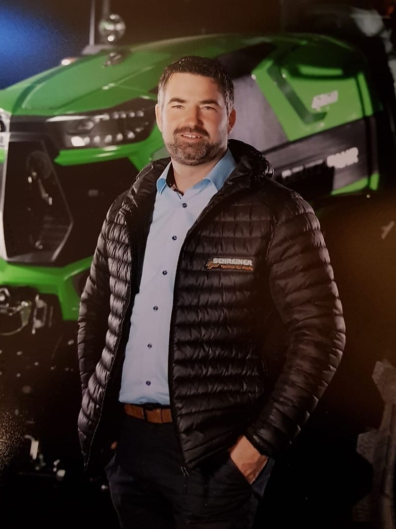 Contactpersonen De heer Mathias Hinn