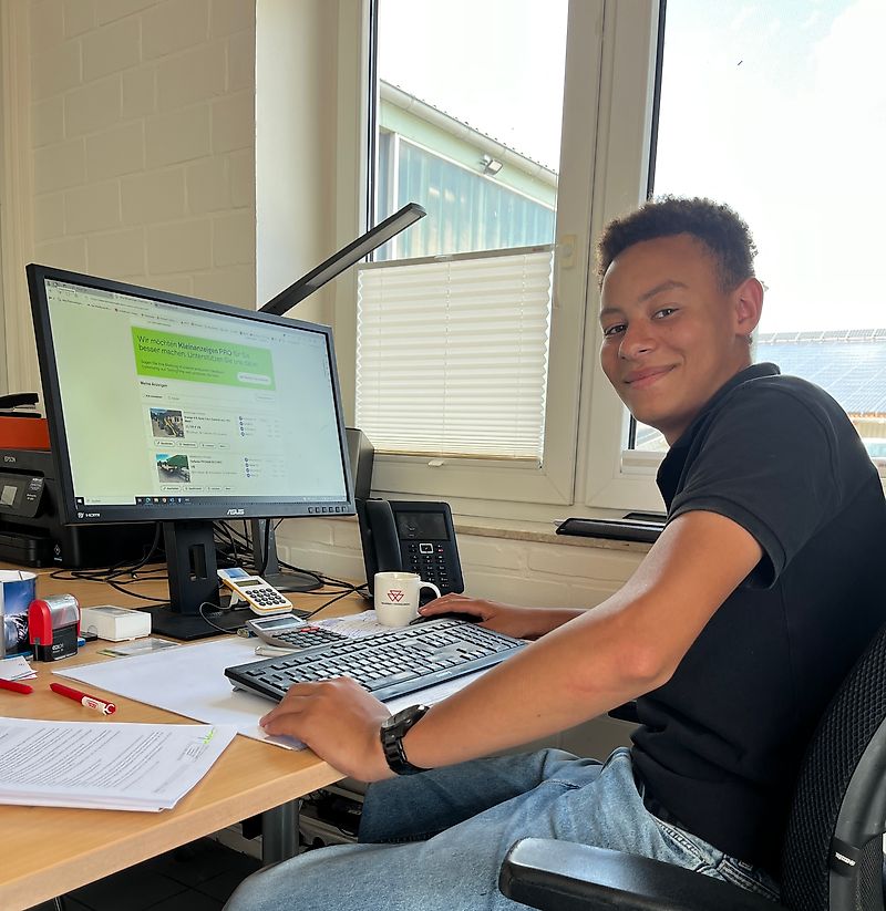 Contactpersonen De heer Alexander Petersen