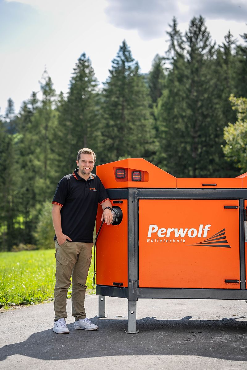 Contactpersonen De heer Niklas Sunderkemper