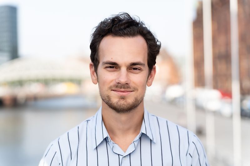 Contactpersonen De heer Maxim Talpa